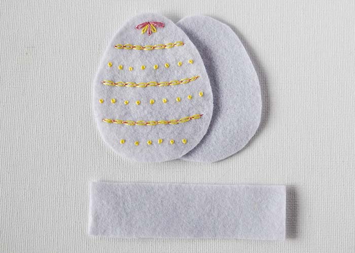 Tagliate tutte le uova e stiratele