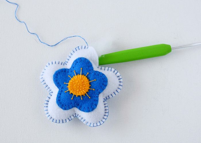 Remplissez l'ornement avec de la farce