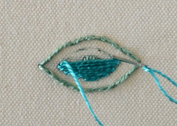 Point de satin rembourré étape 6