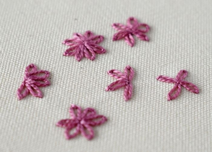 Broderie Lazy Daisy Stitch - différents nombres de pétales
