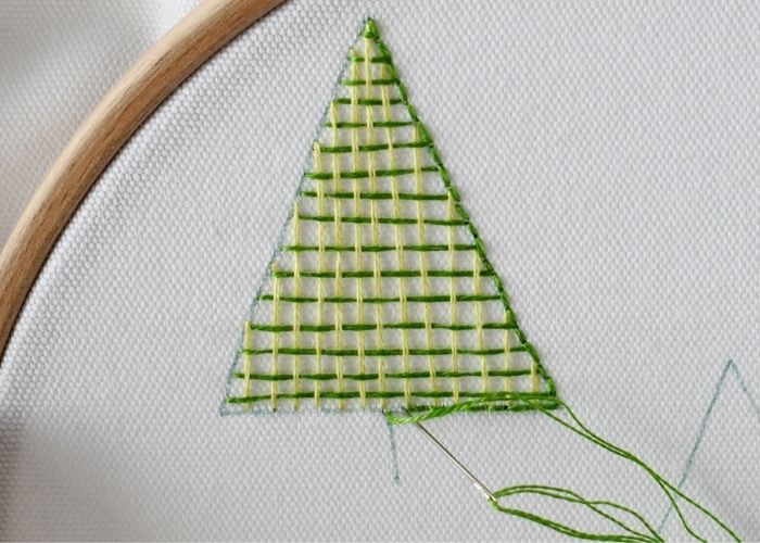 Cómo bordar el árbol de Navidad Paso 6