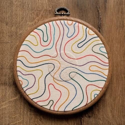 Mehrfarbige abstrakte Linien mit Kreisdetail handstickanleitung von ALIFERA auf Etsy
