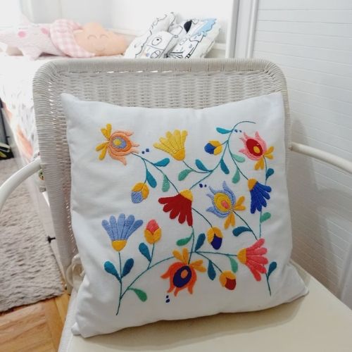 Otomi im mexikanischen Stil inspiriertes Handstickmuster